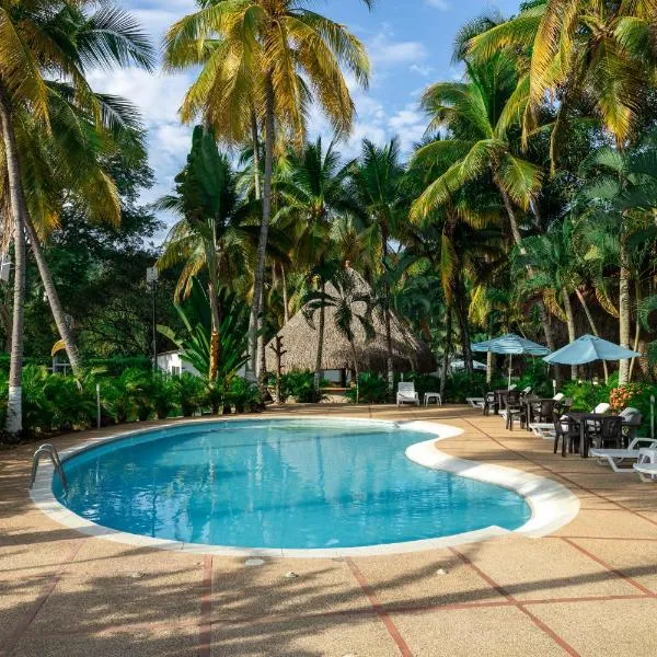 Hotel Palma Real Resort，位于Las Ceibas的酒店