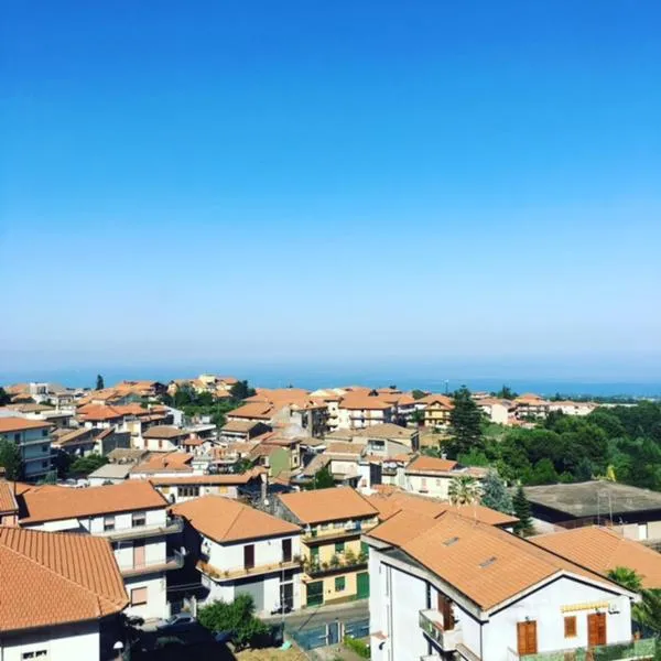 At Armando's Home，位于扎费拉纳-埃特内阿的酒店