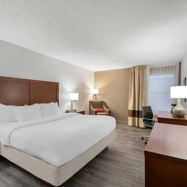 Comfort Inn & Suites Cincinnati Eastgate，位于Eastgate的酒店