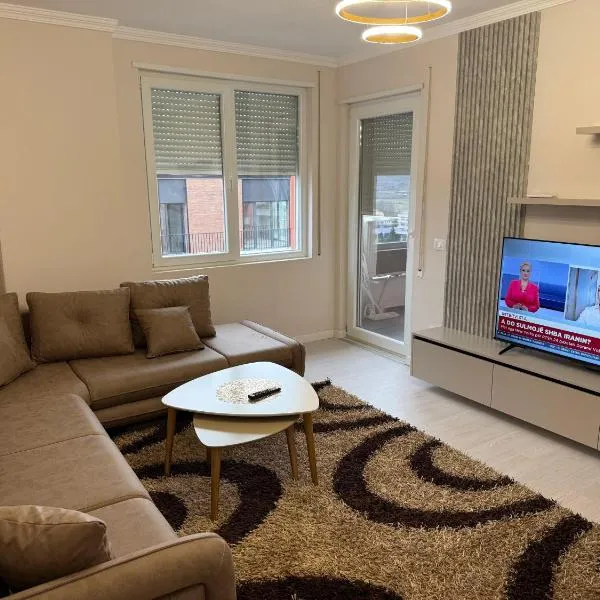 E&E Family Apartment, 5 min from Airport, city center，位于Vorë的酒店