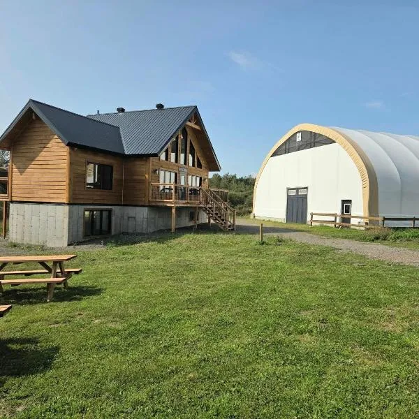 #1 Le refuge et #2 Le Gite，位于Saint-Onésime的酒店