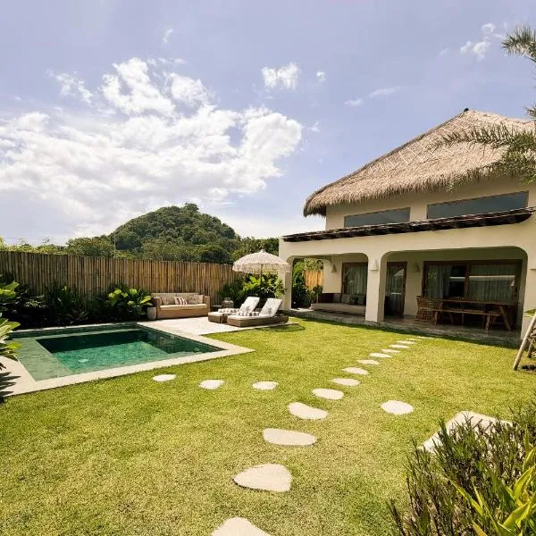 Irama Surf Villas - Private Pool Villas at Yoyos，位于Sekongkang的酒店