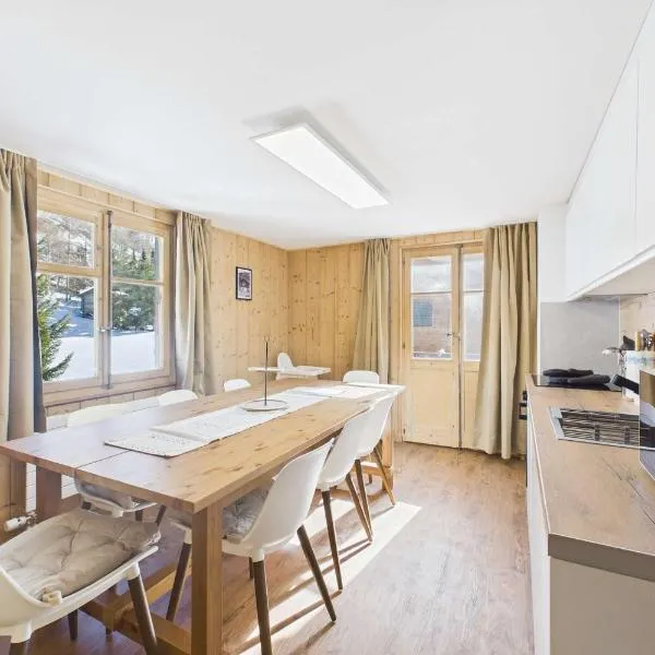 Family-Friendly Apartment for 8 near Zermatt，位于兰达的酒店