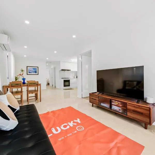 Aurora Airport House-Free Parking, Easy Transit nr Optus Stadium, casino, shopping center，位于珀斯的酒店