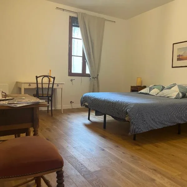 Le Dorat Bright & Quiet，位于Le Dorat的酒店