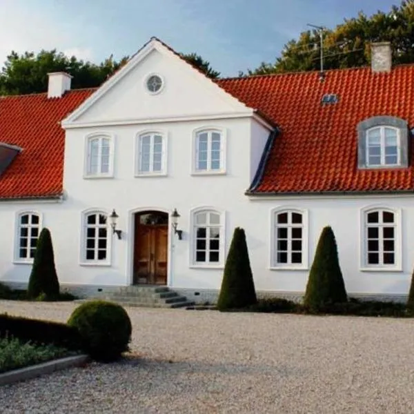 Louiselund Bed & Breakfast，位于Råde的酒店