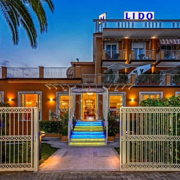 Hotel Lido，位于马里纳迪马萨的酒店