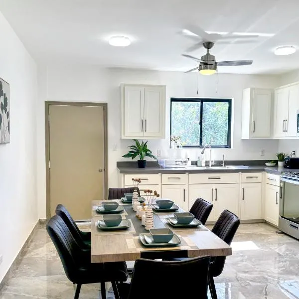 Downtown 1 or 2 Bedroom Stay - 3-min to Ferry，位于伯利兹城的酒店