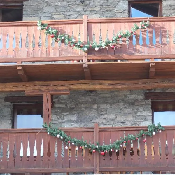 Maison de la Place，位于Doues的酒店