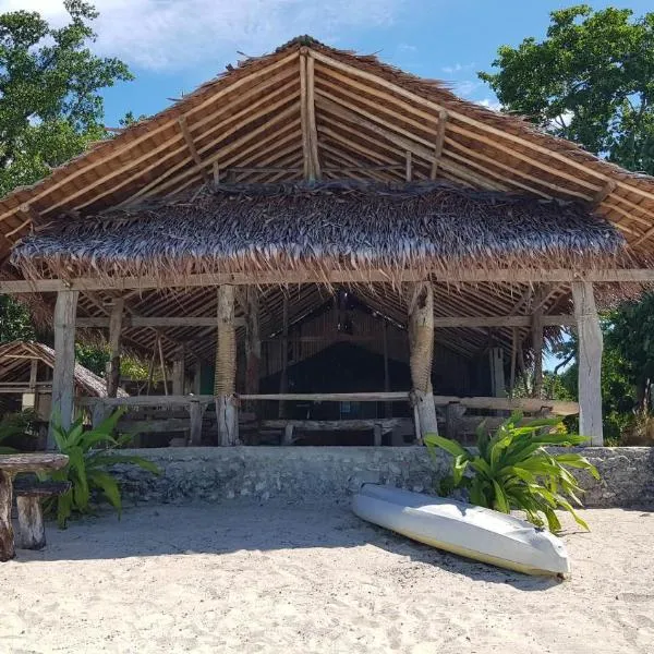 Port Olry BBQ Table and Camping Side，位于Port Olry的酒店