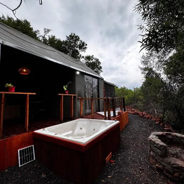 Mountain Spa Lodge luxury tent resort，位于哈特比斯普特的酒店