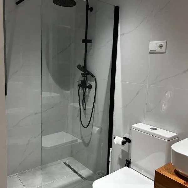 Laginha Confort Suites，位于明德卢的酒店
