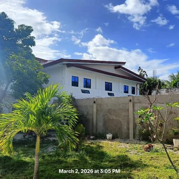 Chief's Villa Malapascua Island Dorm with Hot Shower & Outdoor Kitchenette，位于Malapascua Island的酒店