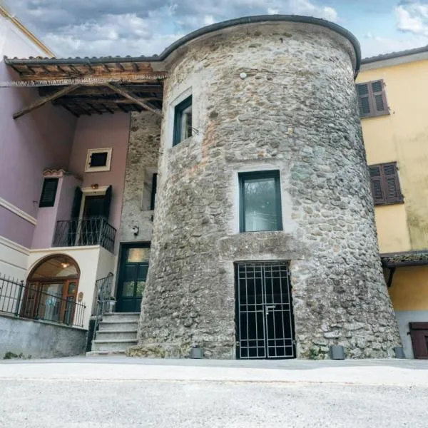 La Torre Medievale - Storia e Comfort，位于Licciana Nardi的酒店