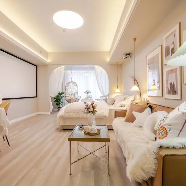 上海晶彩酒店式公寓江桥万达店，位于上海的酒店