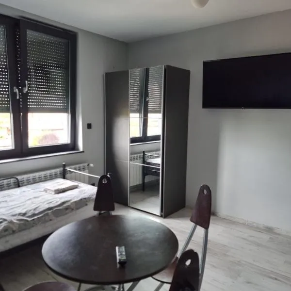 Noclegi 24/h Leszczynek，位于库特诺的酒店