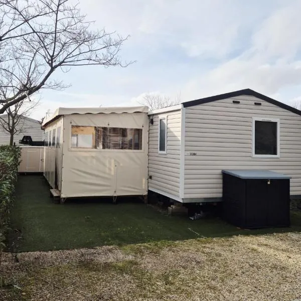 Mobil-Home Le Premium-MH34，位于塞里尼昂的酒店