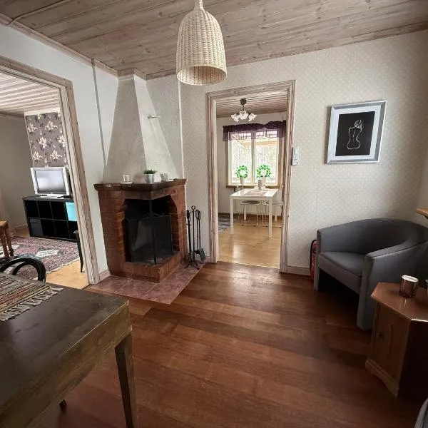 Lillhuset，位于Järbo的酒店