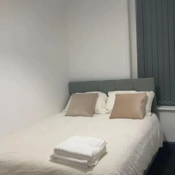 PLUS Properties Westport 2，位于特伦特河畔斯托克的酒店