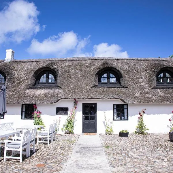 Hotel Strandgaarden，位于维斯特罗哈文的酒店