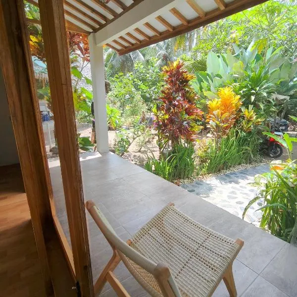anik homestay & dormy Batukaras，位于巴图卡拉的酒店