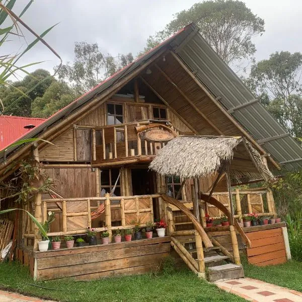 Cabaña Dos Búhos，位于Murillo的酒店