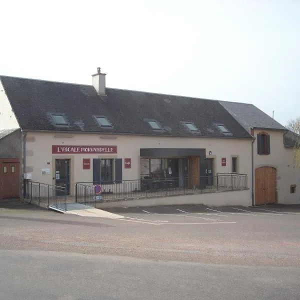 L 'Escale Morvandelle，位于Saint-Brisson的酒店