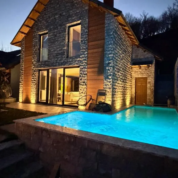 N'Gen Luxury Villas - Razem，位于Razëm的酒店
