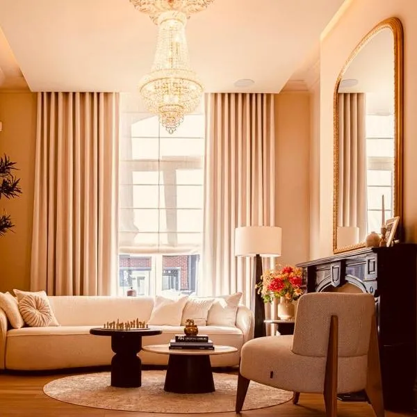 DEUXHOMMES Boutique B&B Massage&Spa，位于哈瑟尔特的酒店