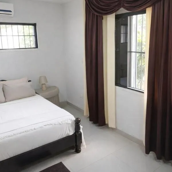 Family Apartment in Luque 2 Bedrooms Near Airport，位于Luque的酒店