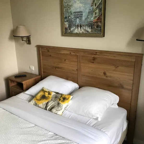 LOGIS Hôtel & Restaurant - Au Bord du Lac,位于圣雷米·莱谢夫勒斯的酒店