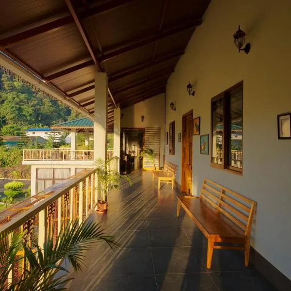 Karthakaad Mane - A CGH Earth SAHA Experience，位于马迪凯里的酒店