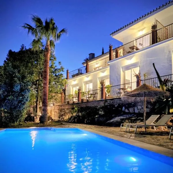 White Village Boutique, Benalmádena - Self Check-in，位于贝纳尔马德纳的酒店