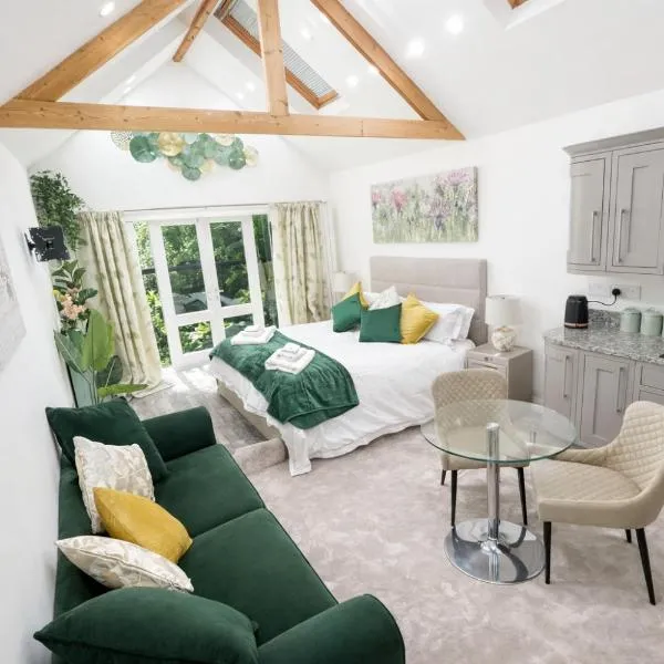 The Garden Hideaway Central Corbridge，位于科布里奇的酒店