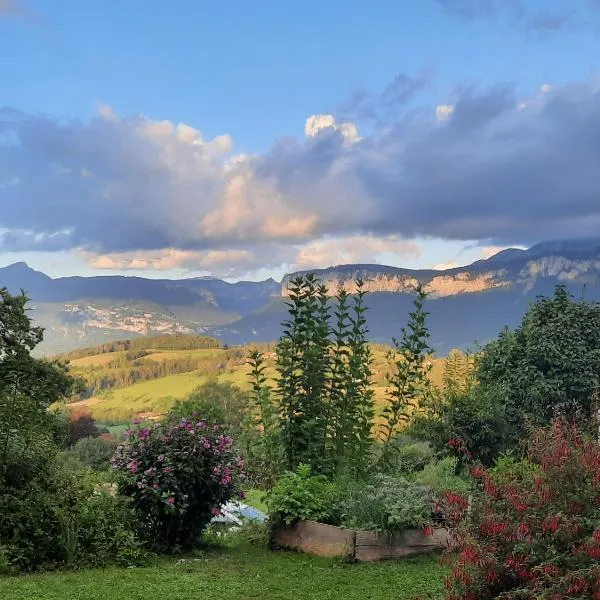 Maison au calme en Chartreuse，位于Miribel-les-Échelles的酒店