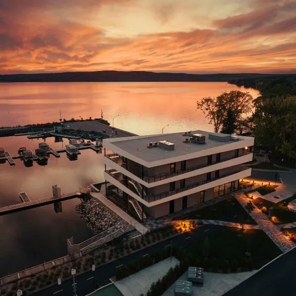 La Capitainerie du Lac-Mégantic，位于梅干提克湖的酒店