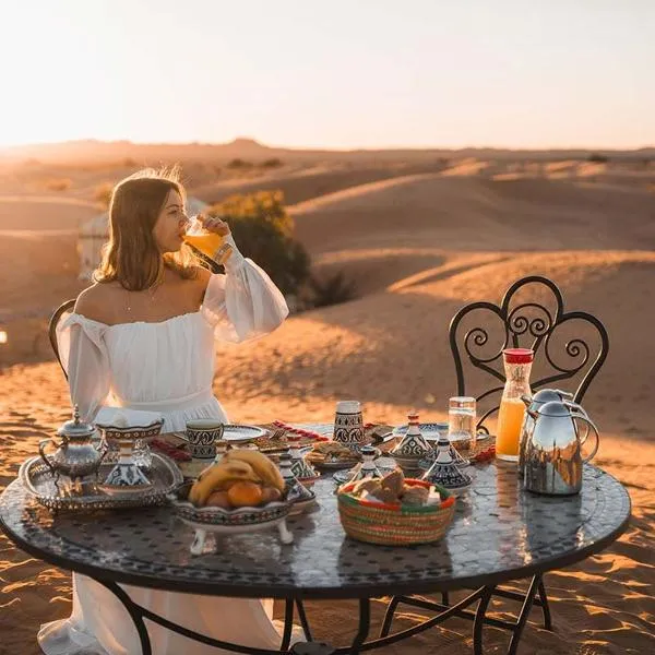 Elite Sahara Desert Camp，位于梅尔祖卡的酒店
