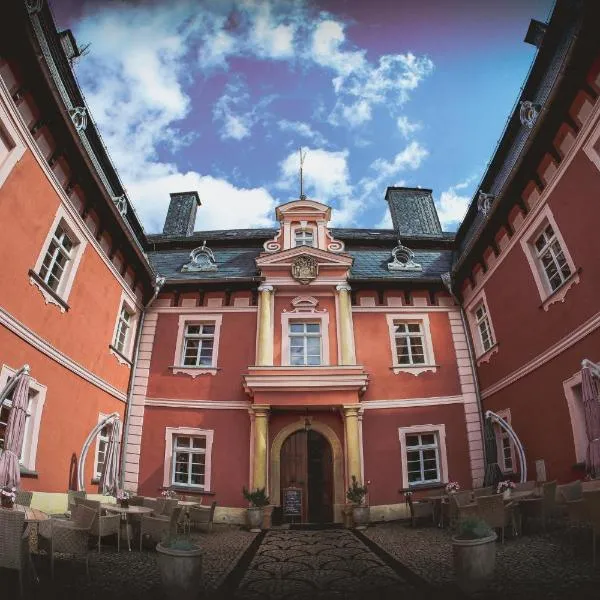 Pałac Spiż Miłków koło Karpacza，位于卡尔帕奇的酒店