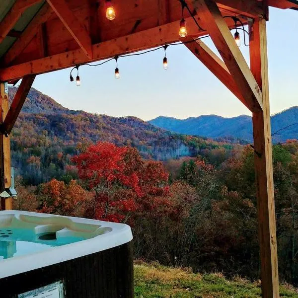 Peace of Heaven, Modern Chic Cabin, Majestic Mountain Views, Hot Tub, Fire Pit, Outdoor Games, Close to Town,位于布赖森城的酒店