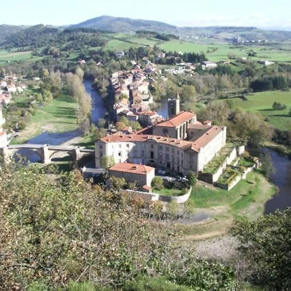 L'estaou，位于Lavoûte-Chilhac的酒店