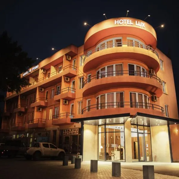 Hotel Lux，位于Zemo Avchala的酒店