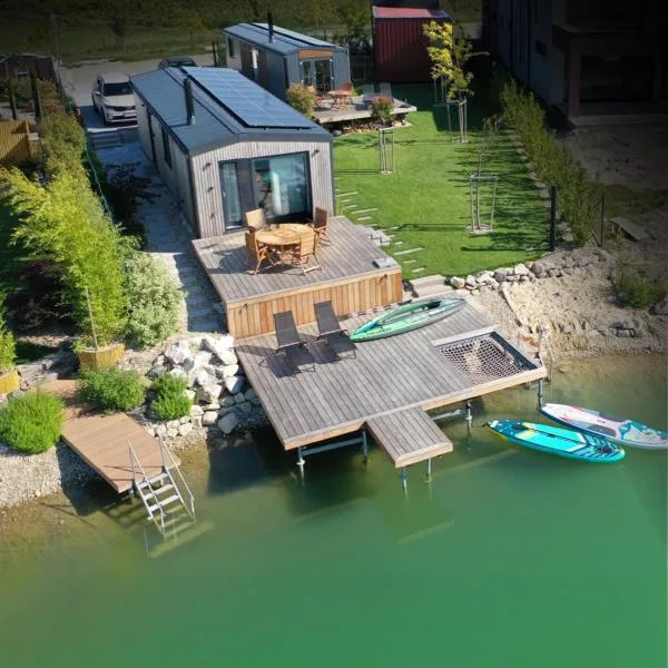 Kolokemp pri súkromnom jazere Boldog，位于塞内奇的酒店