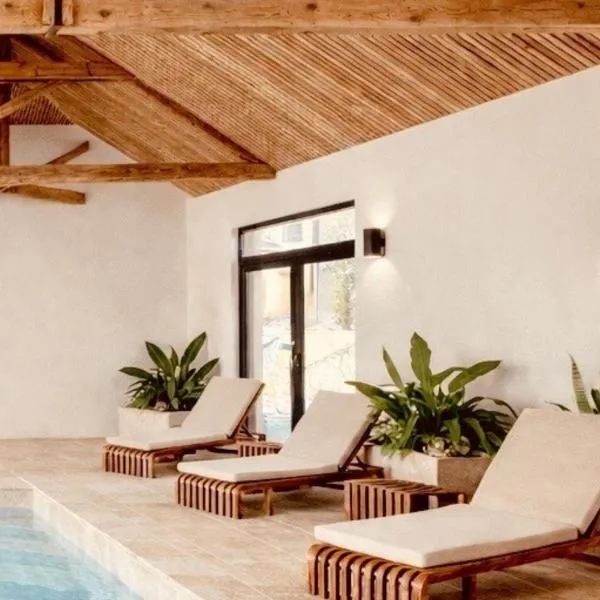 LE BAIN SAUVAGE - Lodges & spa - Pyrénées，位于Bedous的酒店