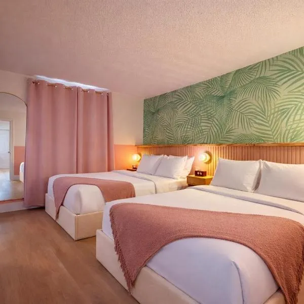 Abode Beach House，位于克利尔沃特的酒店
