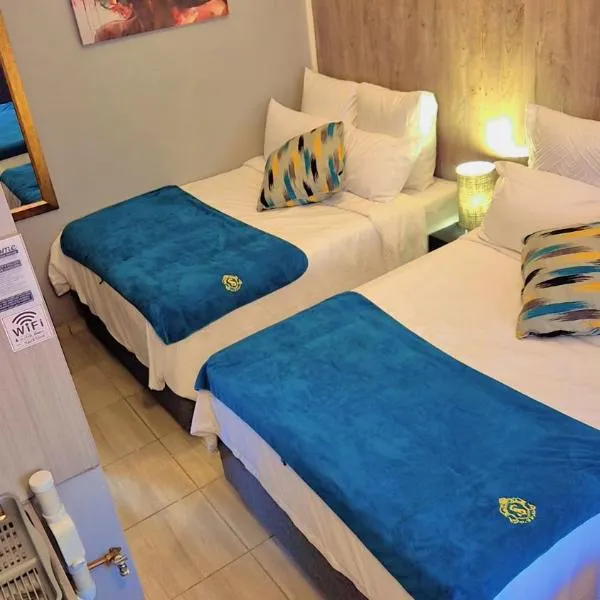 Turquoise Blue Family Room，位于勒斯滕堡的酒店