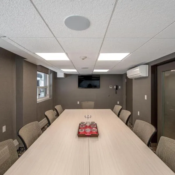 Coast Calgary Downtown Hotel & Suites by APA，位于卡尔加里的酒店