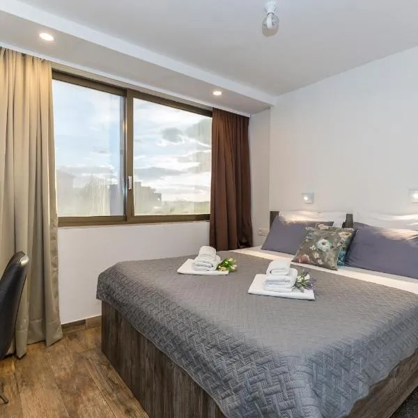 Apinelo Rooms，位于斯普利特的酒店