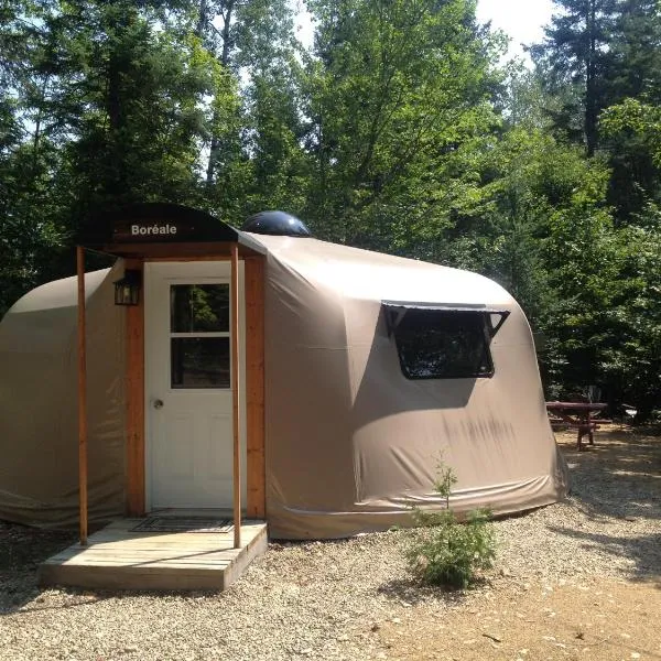 Chalets Lanaudière - Yourtes，位于罗登的酒店