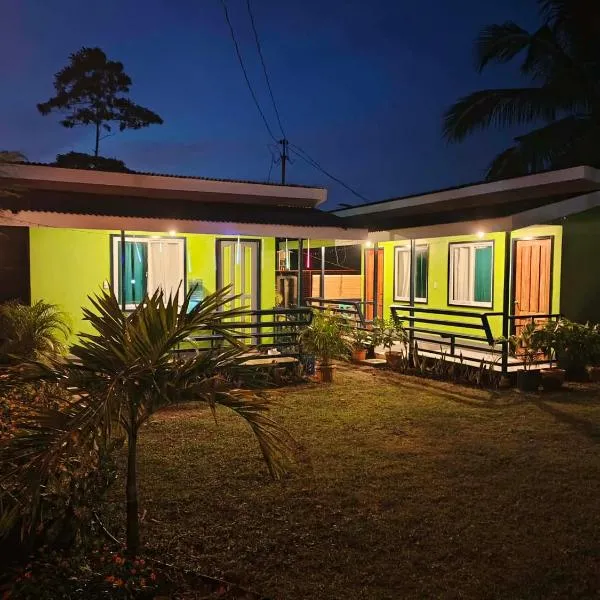 Charlyn Guesthouse，位于Lalao的酒店
