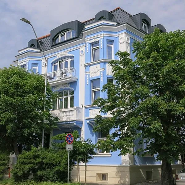 Family Hotel Belle Epoque Beach,位于瓦尔纳的酒店